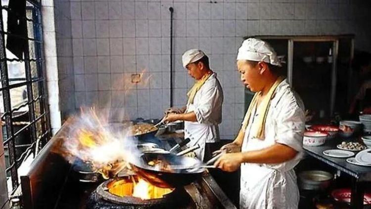 《她的丰满》在线观看